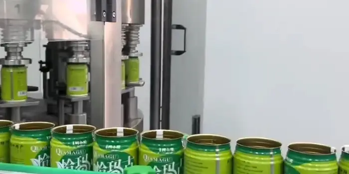 Prefabricated cleanroom panels in food processing facility